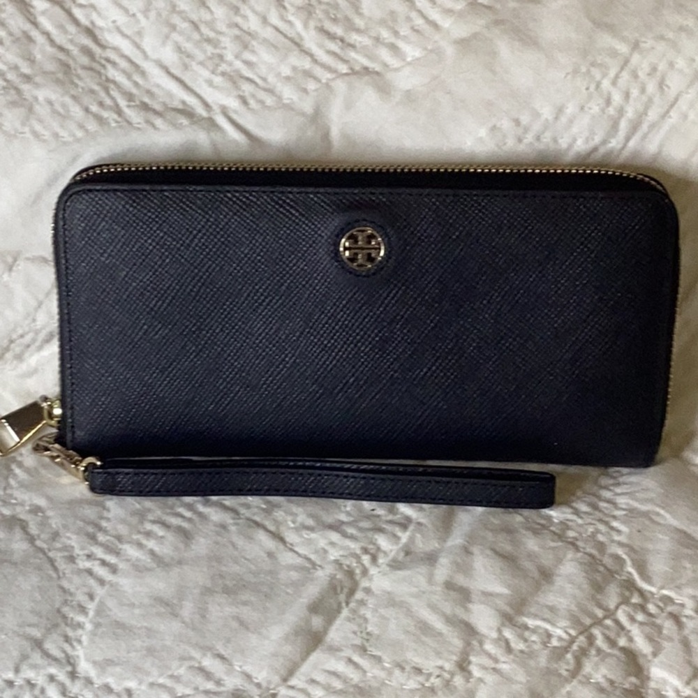Tory Burch Wallet / Wristlet🖤